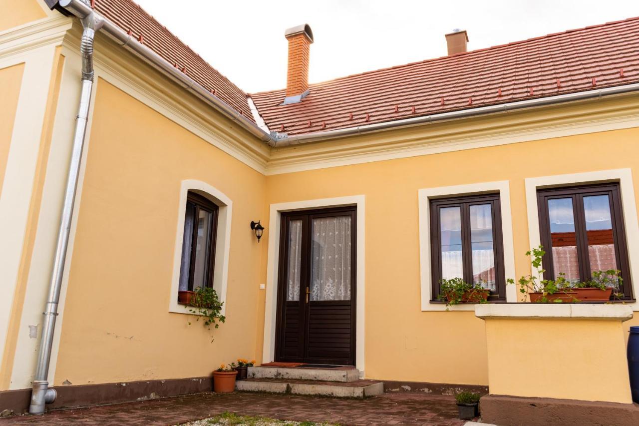 Kápolna Vendégház Kerkaskapolna Exterior foto