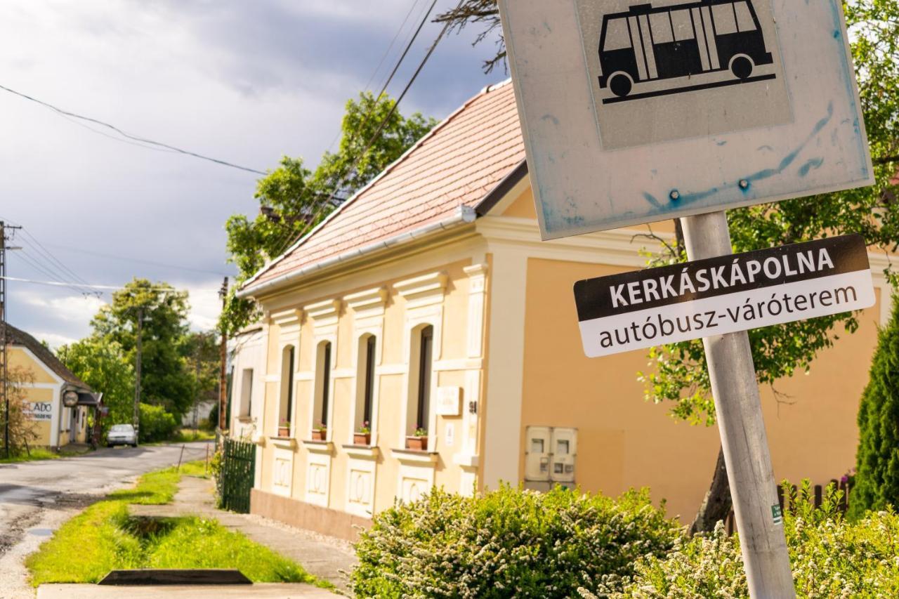 Kápolna Vendégház Kerkaskapolna Exterior foto